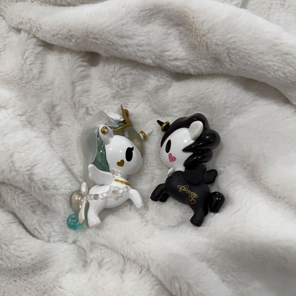 Tokidoki Unicorno Valentine’s Day Wedding Mini Figure 2-Pack – Romeo & Juliet